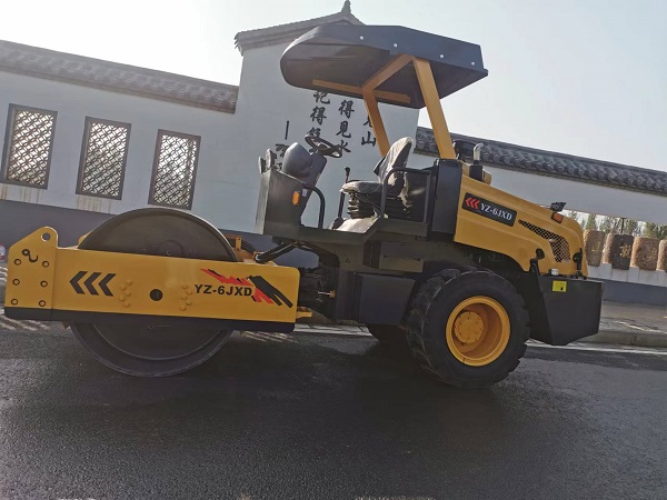 壓路機在道路建設過程中的優(yōu)化應用